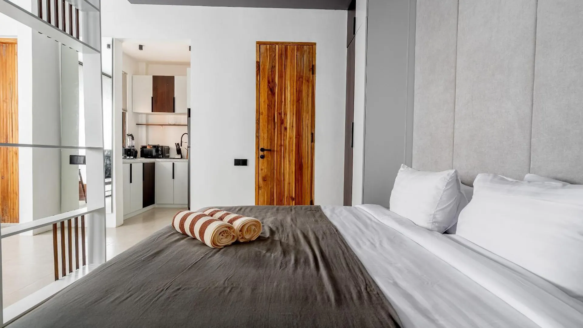 Sebelas Appartments By Evdekimi - The Residence With Authentic Cafe In Ubud Center - Long Stay Extras Indonesien